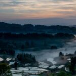 黎明に色づく水鏡 星峠の棚田の雲海と、澤田屋のジンギスカン