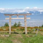 天空の鳥居へ続く花の登山道 鉢伏山のレンゲツツジと、五千石茶屋の山賊焼